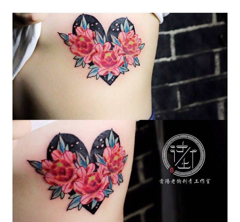 胸花纹身图片_胸部腰部New School水彩纹身图案