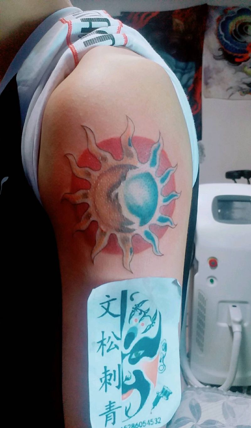 太阳，月亮，月球纹身图片