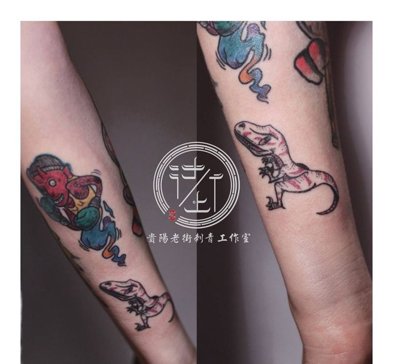 小图纹身图片_手部水彩New School纹身图案