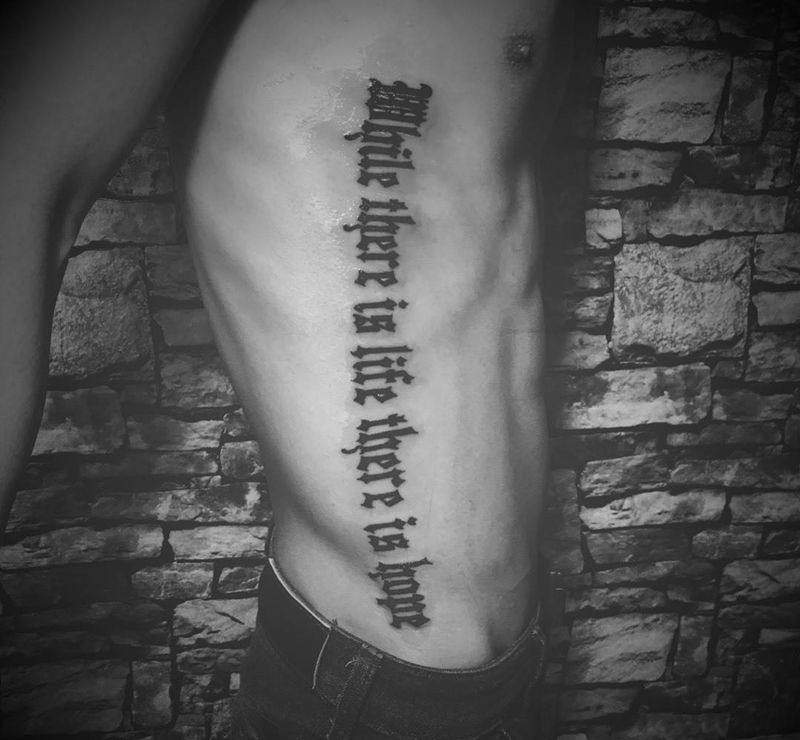 哥特式英文纹身图片