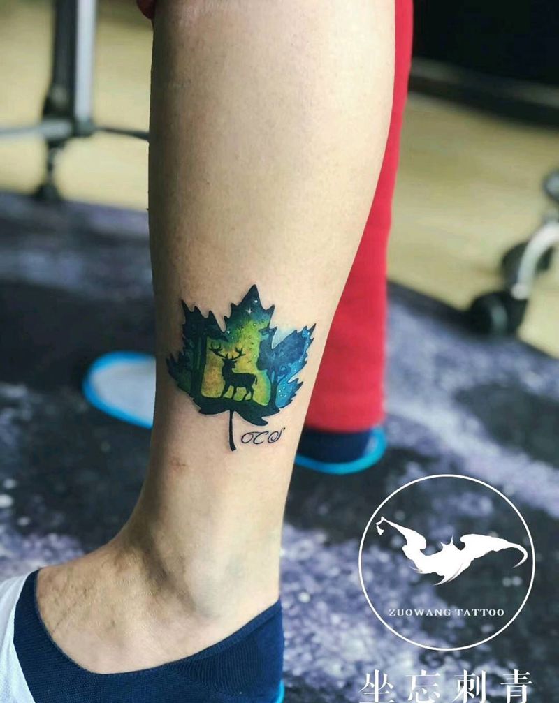 枫叶纹身图片_腿部水彩纹身图案