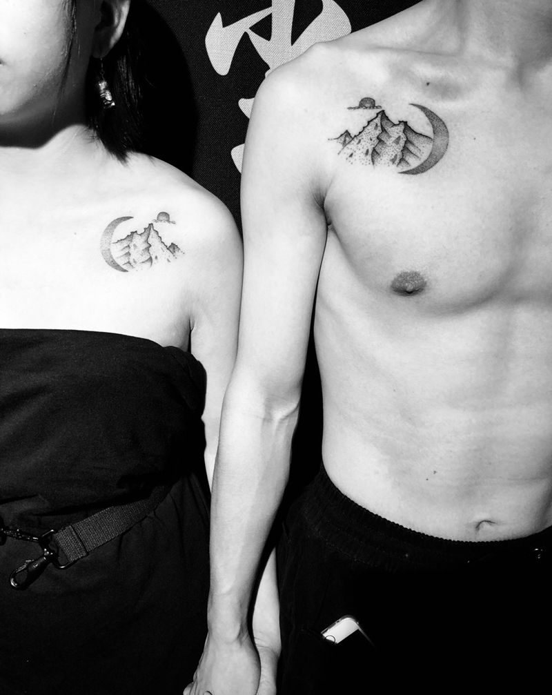 情侣纹身纹身图片_肩部胸部点刺原创纹身图案