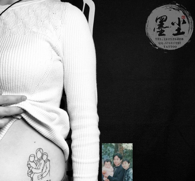 极简主义纹身图片_腹部几何简笔画纹身图案