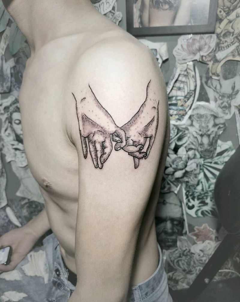 手牵手拉钩一万年纹身图片