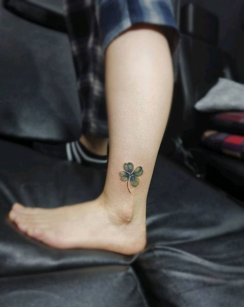 四叶草纹身图片_迷你纹身图案