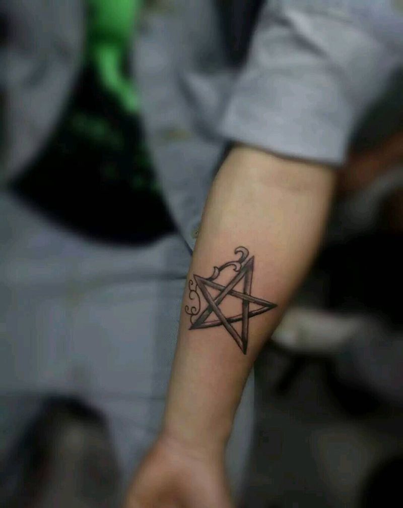 五角星纹身图片