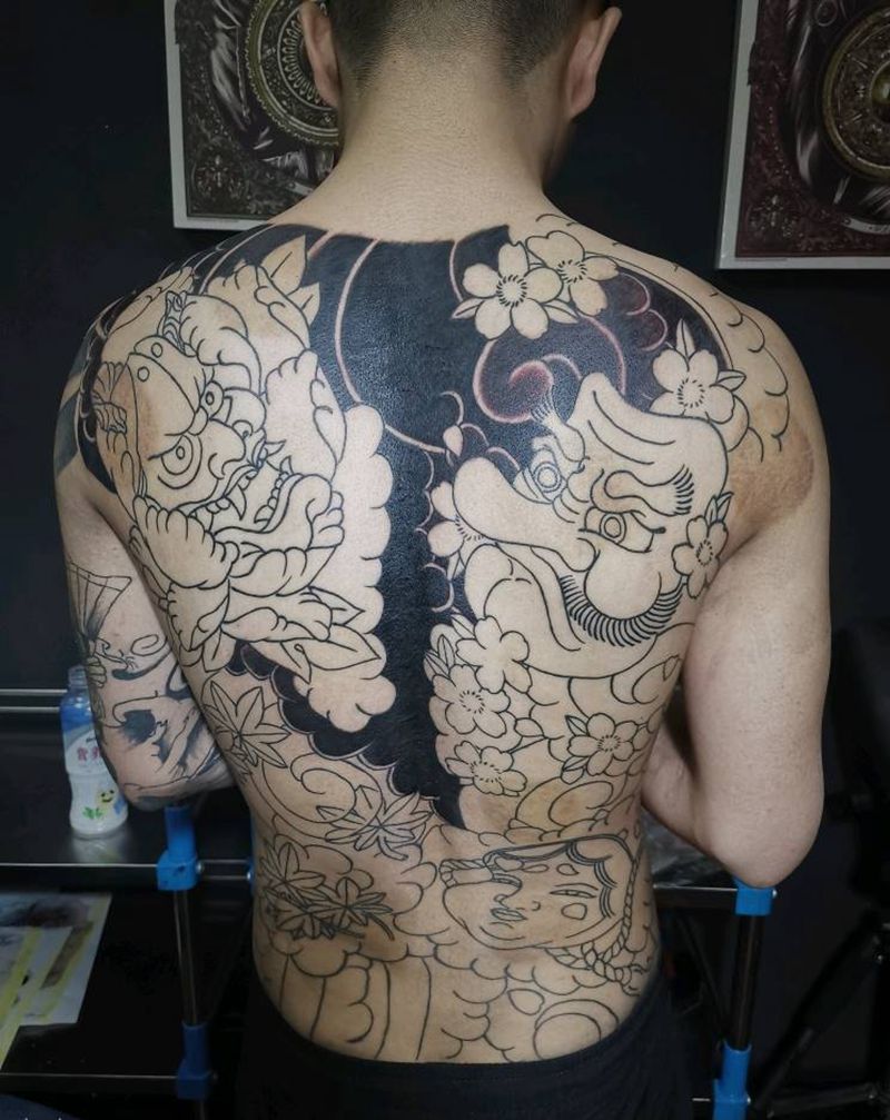 满背遮盖未完成纹身图片_老传统纹身图案