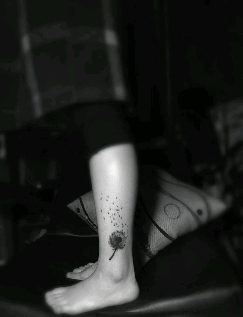 蒲公英每个作品都要了解风格纹身图片_腿部习俗植物成品纹身图案