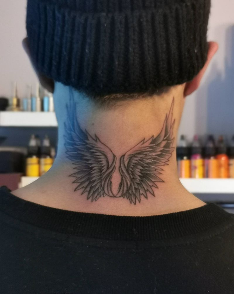 翅膀纹身图片_颈部新传统纹身图案
