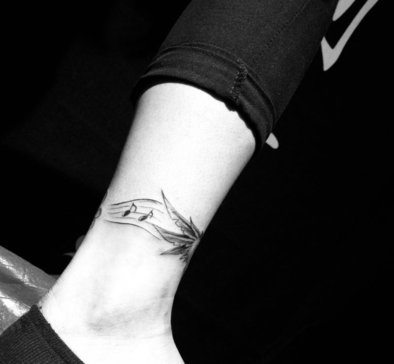 美女  包脚踝纹身图片_成品脚部清新几何字符动物原创纹身图案