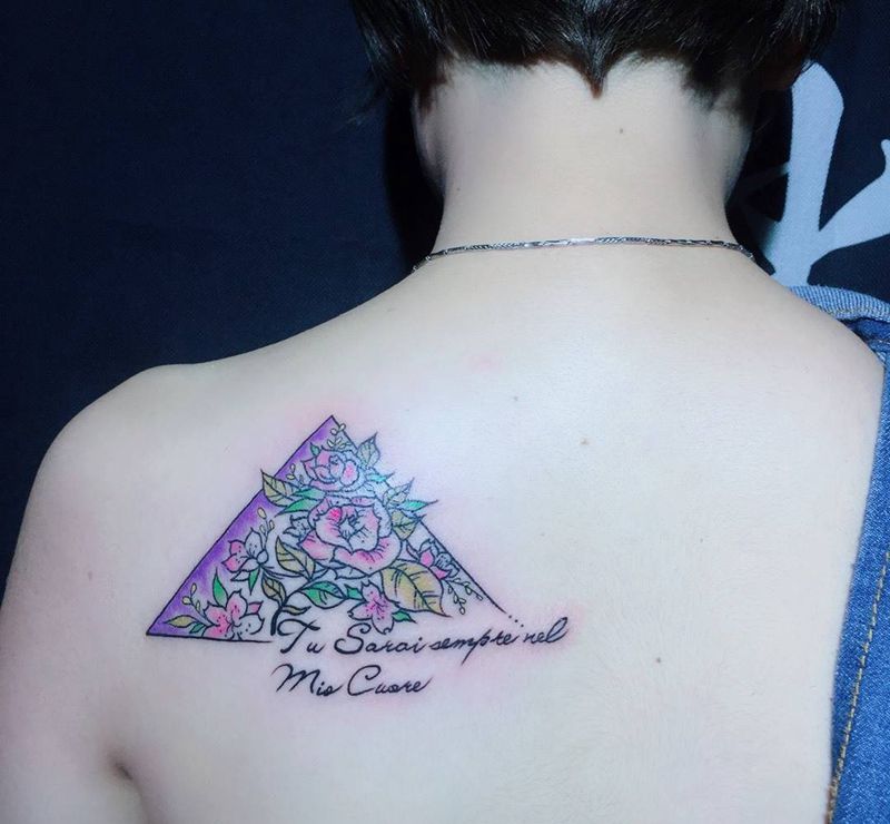 乱花渐欲迷人眼纹身图片_成品插画肩部背部清新植物原创纹身图案