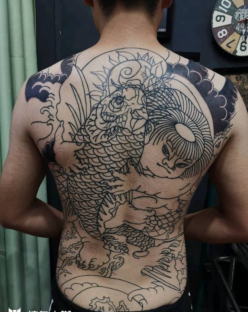 老传统满背未完成纹身图片_老传统纹身图案