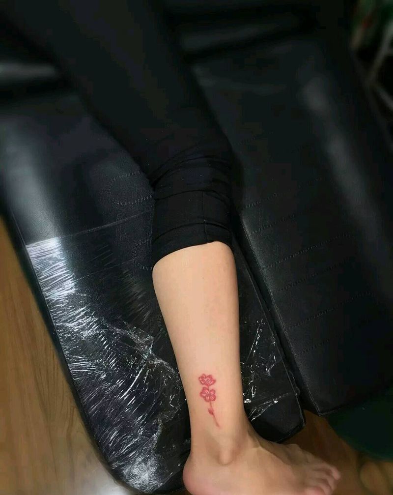 战记纹身图片_腿部清新植物成品纹身图案