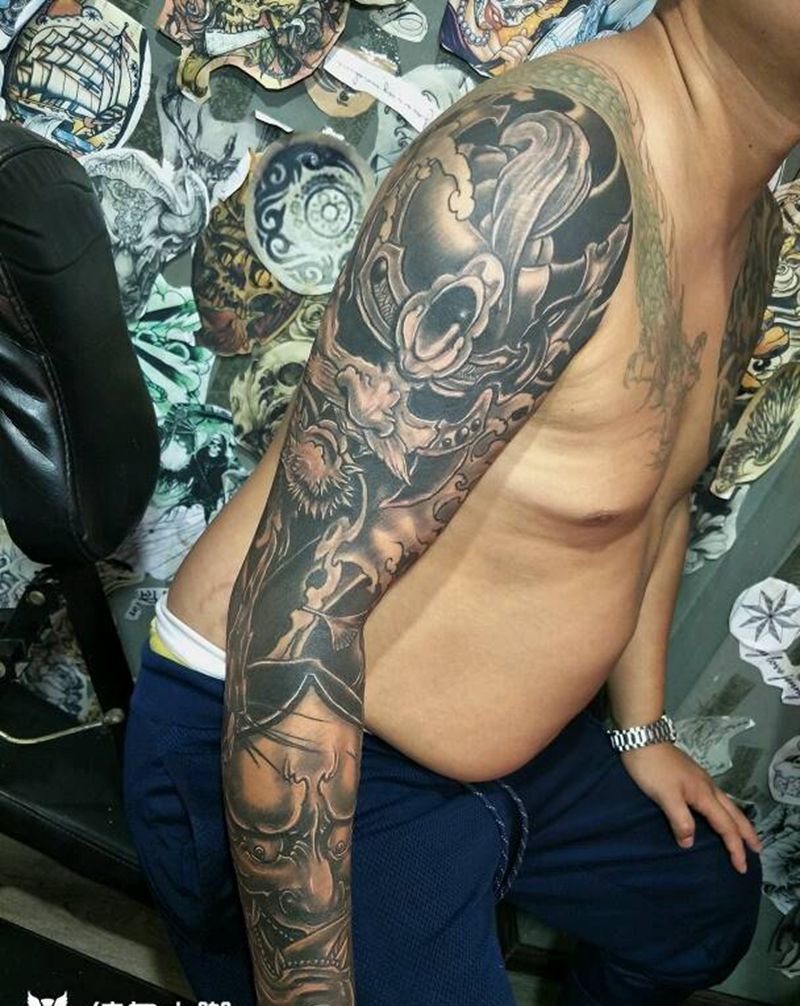 传统花臂恢复后提白完成,纹身图片