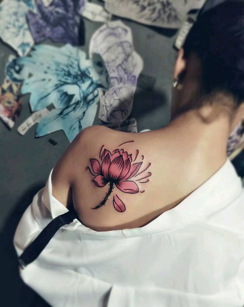 个性荷花纹身图片