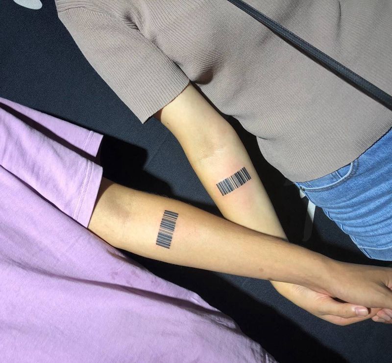 得成比目何辞死，愿作鸳鸯不羡仙纹身图片_手臂几何纹身图案