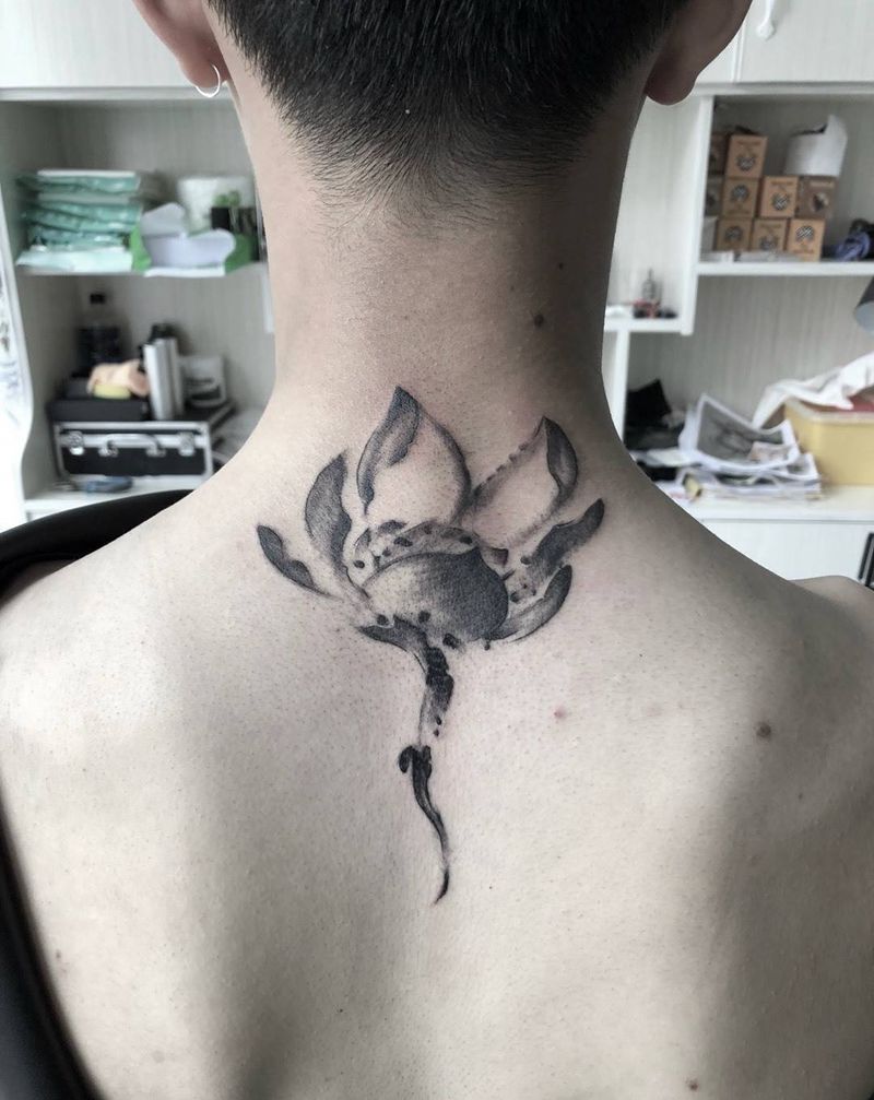 水墨。荷花纹身图片_成品颈部植物纹身图案