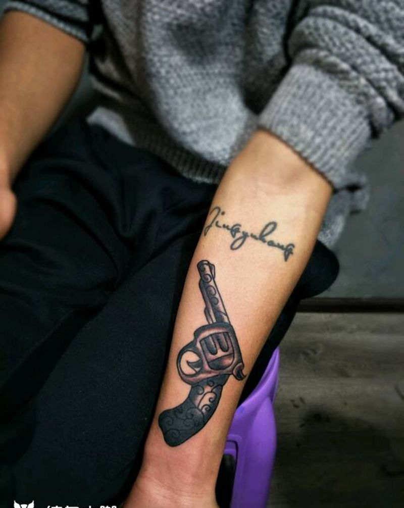 左轮微信944469684纹身图片