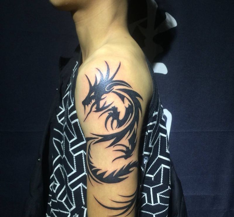 龙图腾纹身纹身图片_成品肩部手臂欧美几何图腾纹身图案