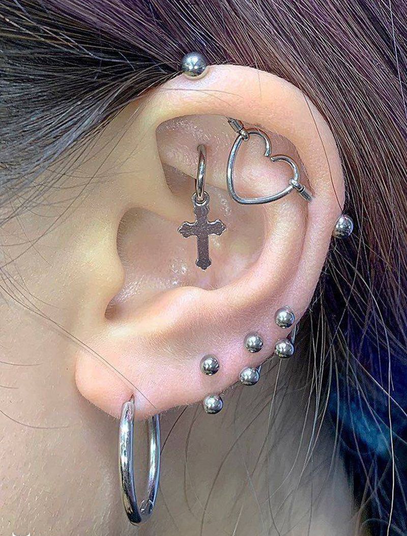 耳钉眉钉舌钉肚钉唇钉纹身图片_舌钉肚钉唇钉纹身图案