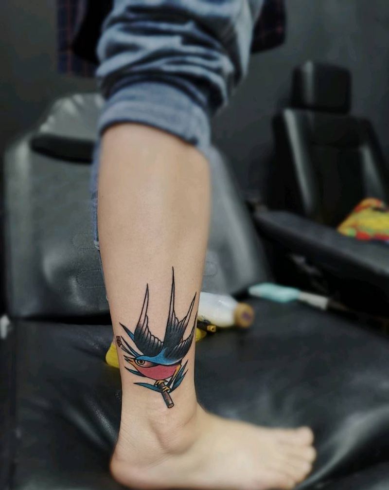 小燕子纹身图片_Old School纹身图案
