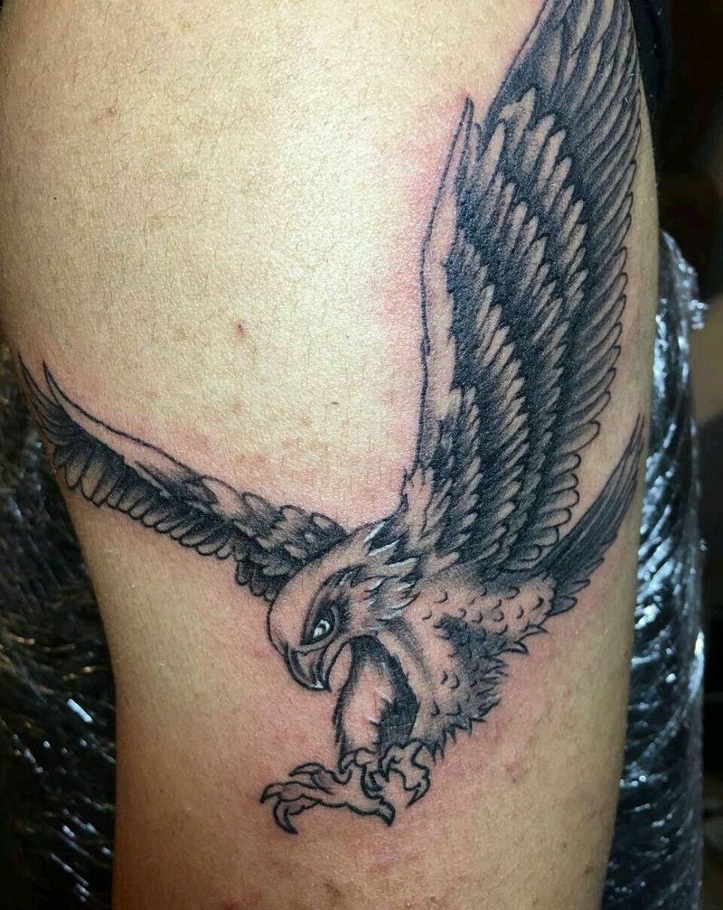 翱翔老鹰纹身图片