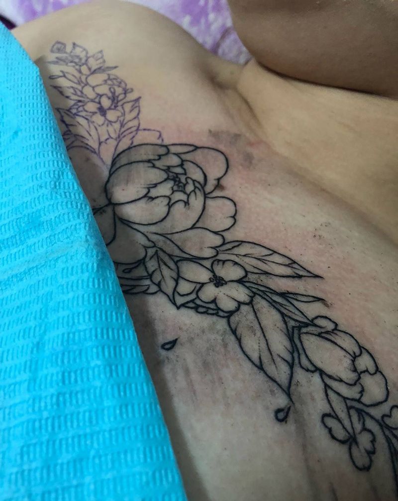 花 线条纹身图片_胸部纹身图案