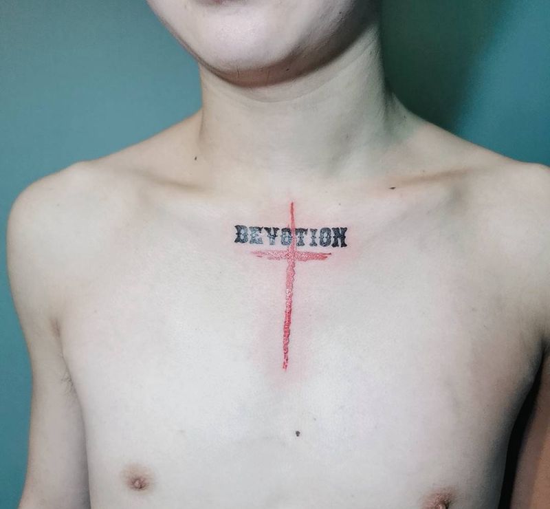 十字架纹身图片_胸部图腾纹身图案