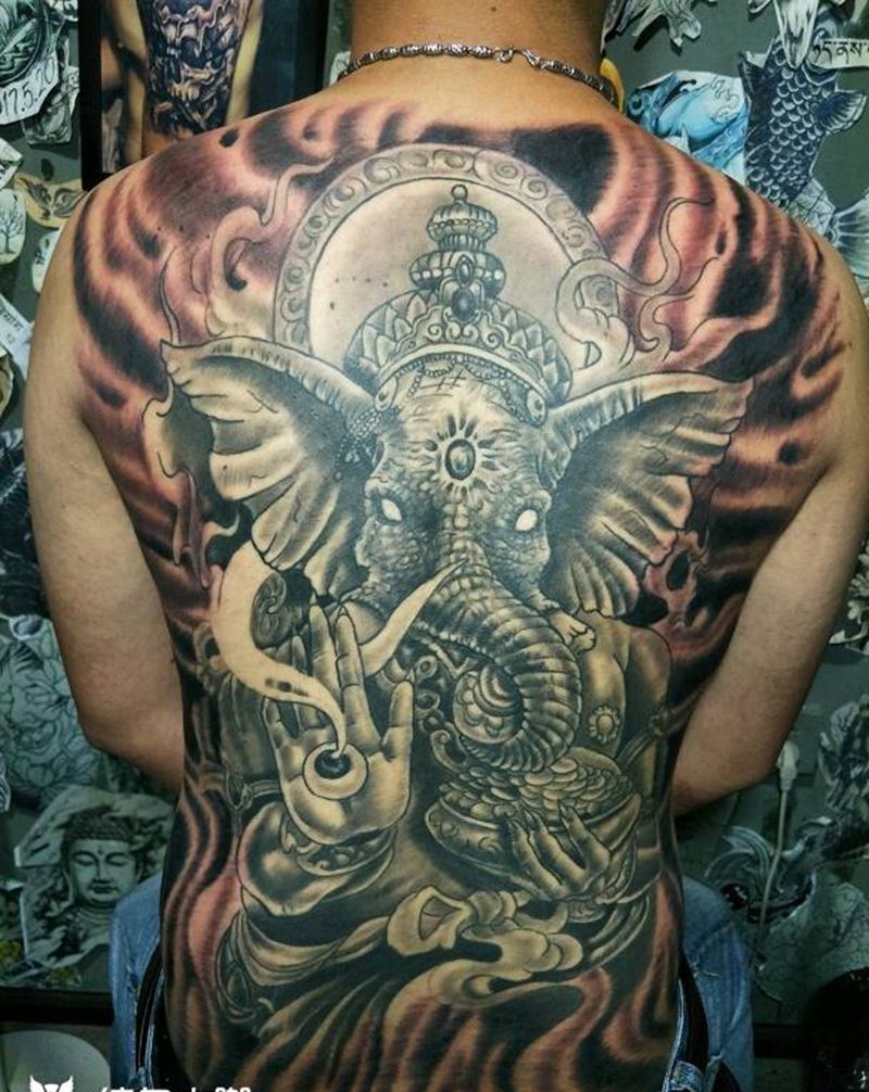 满背象神完成纹身图片