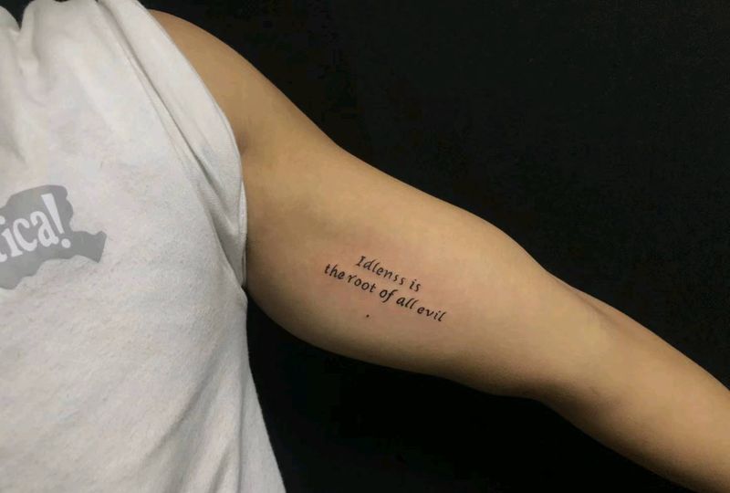 字母纹身图片_手臂纹身图案