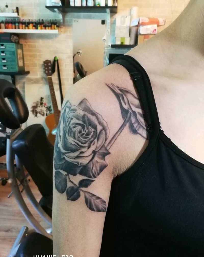 写实花纹身图片_手臂纹身图案