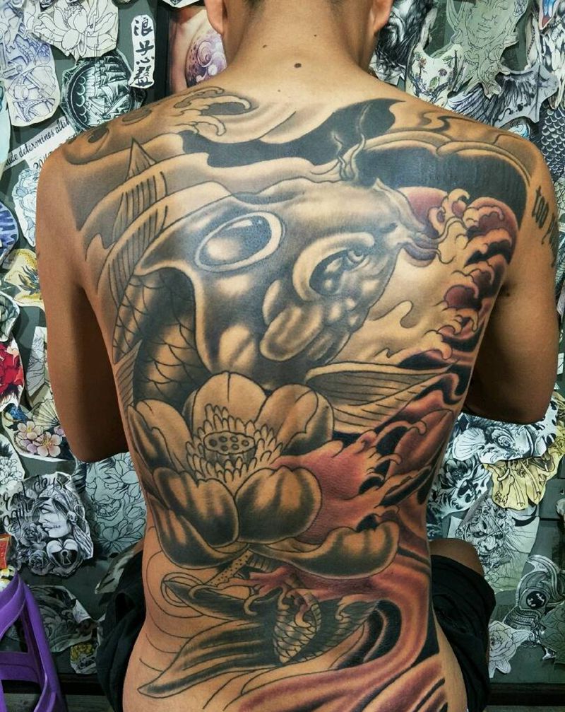 满背未完成纹身图片