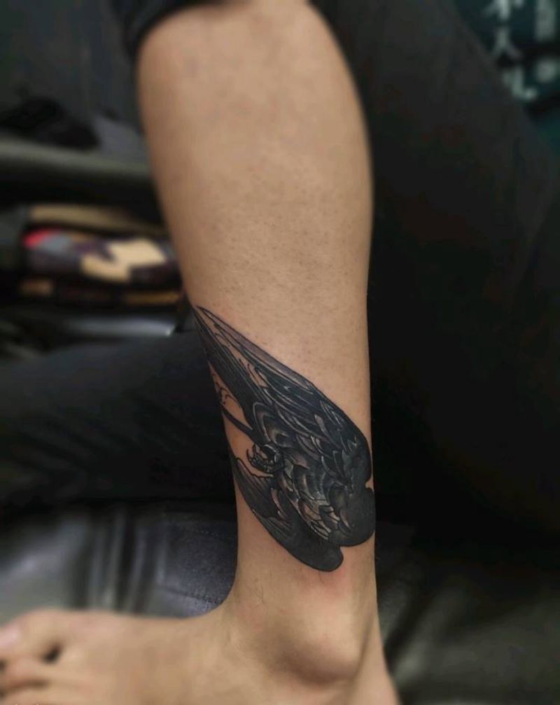 燕子纹身图片_腿部纹身图案