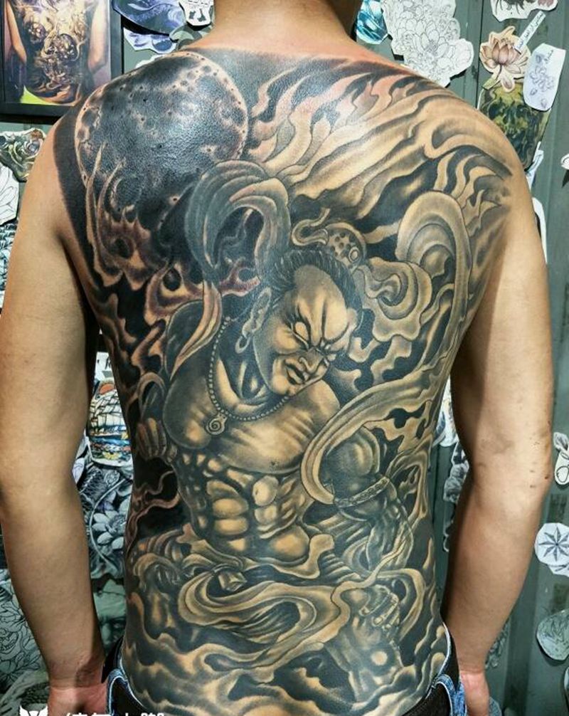 满背金刚力士纹身图片