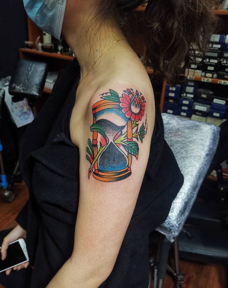 沙漏遮盖失败纹身遮盖纹身图片_Old School纹身图案