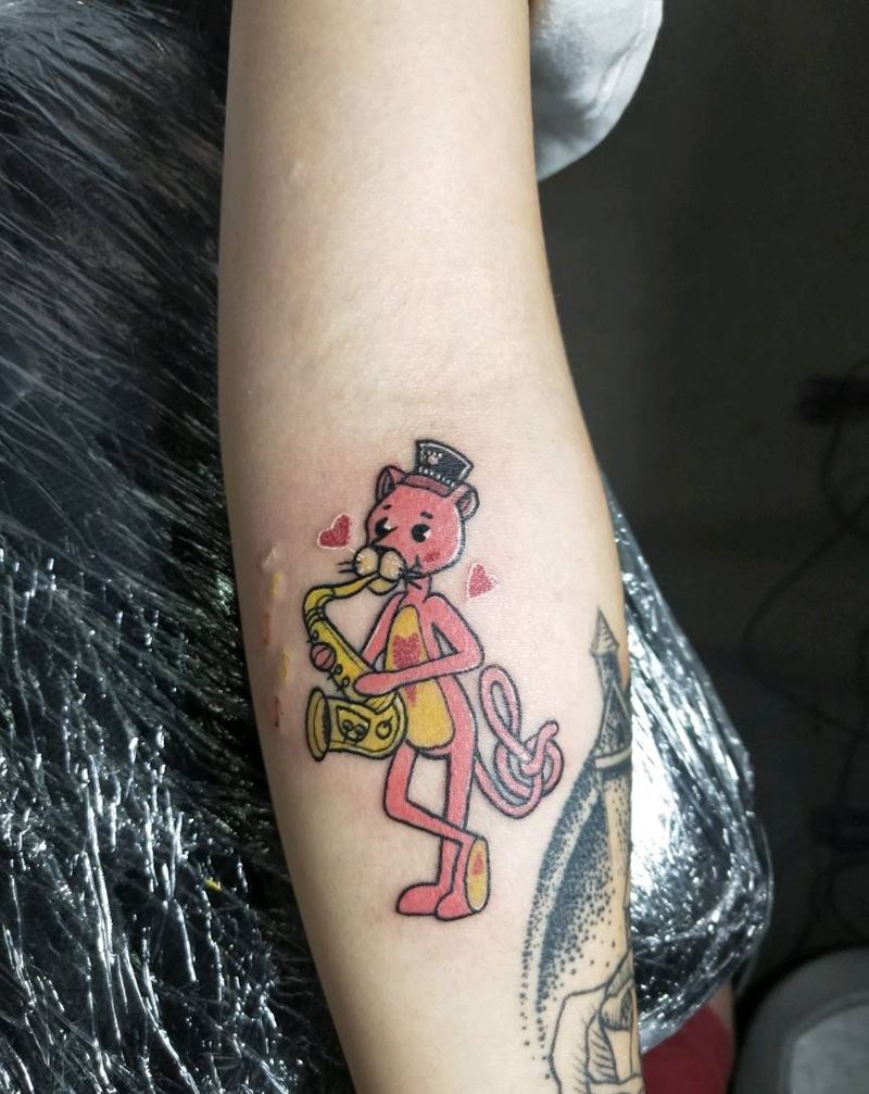 粉红顽皮豹纹身图片_手部手臂小清新纹身图案