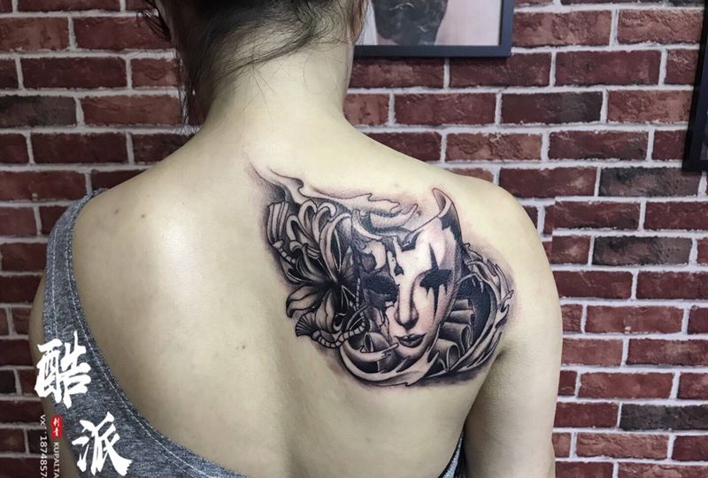 贵阳的客人  图也是自带纹身图片_背部纹身图案