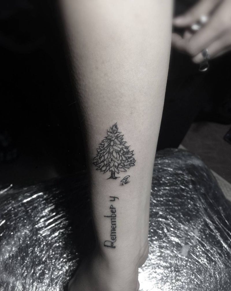 小松树纹身图片_手部清新传统植物纹身图案