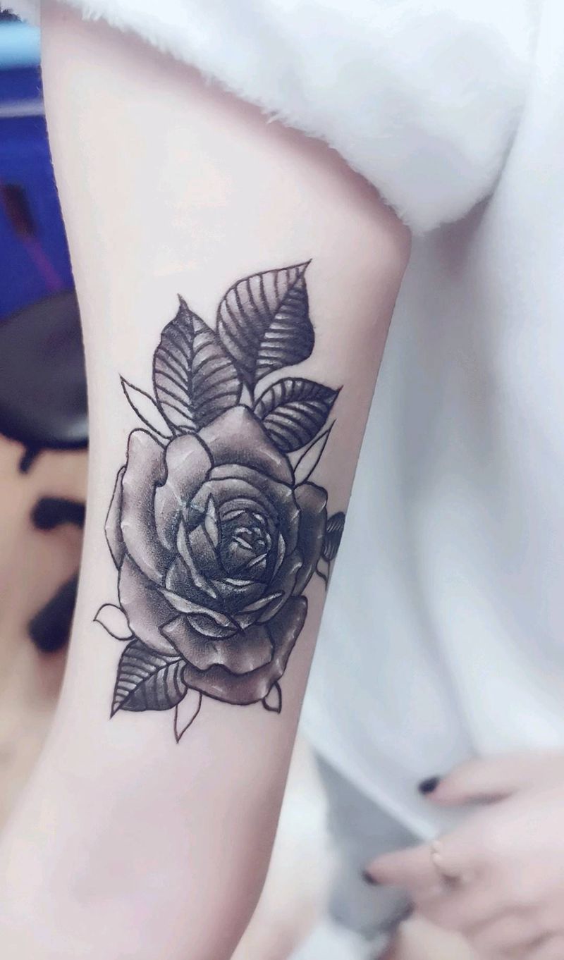 素花纹身图片_手臂老传统Old School纹身图案