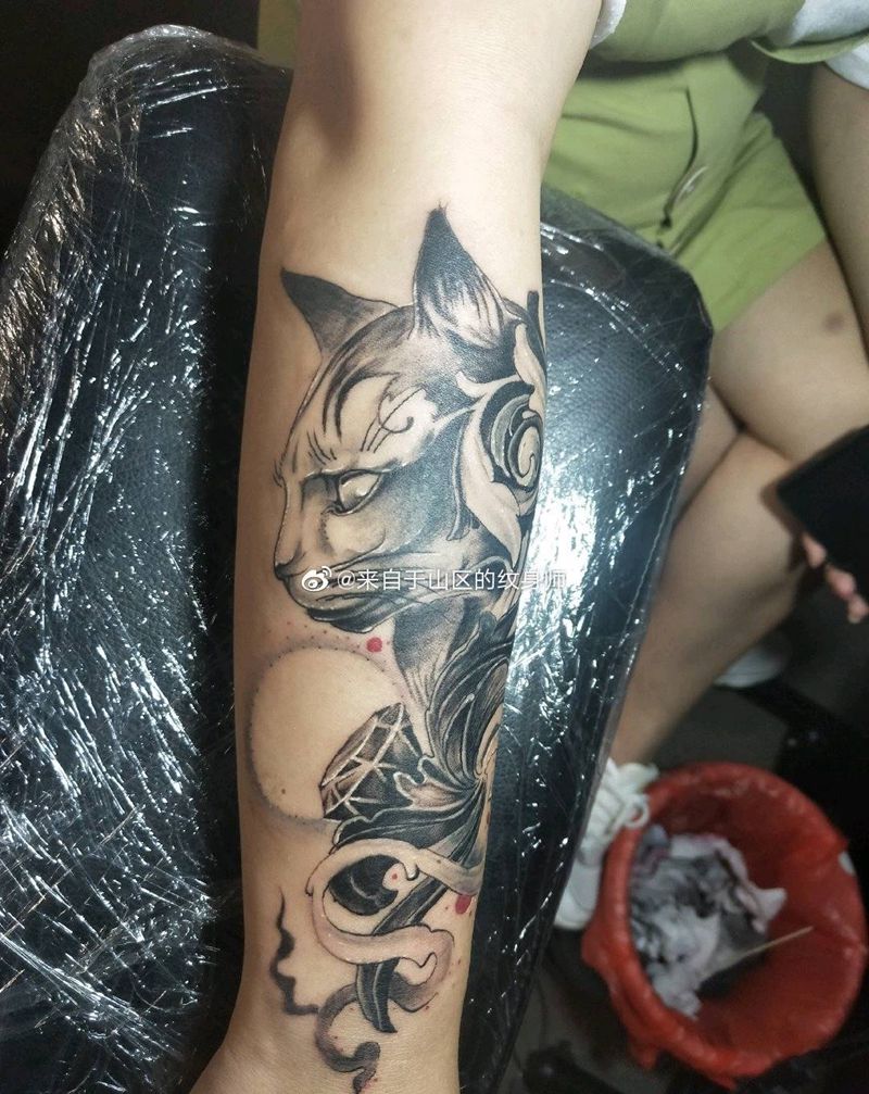 遮盖纹身图片_手臂几何纹身图案