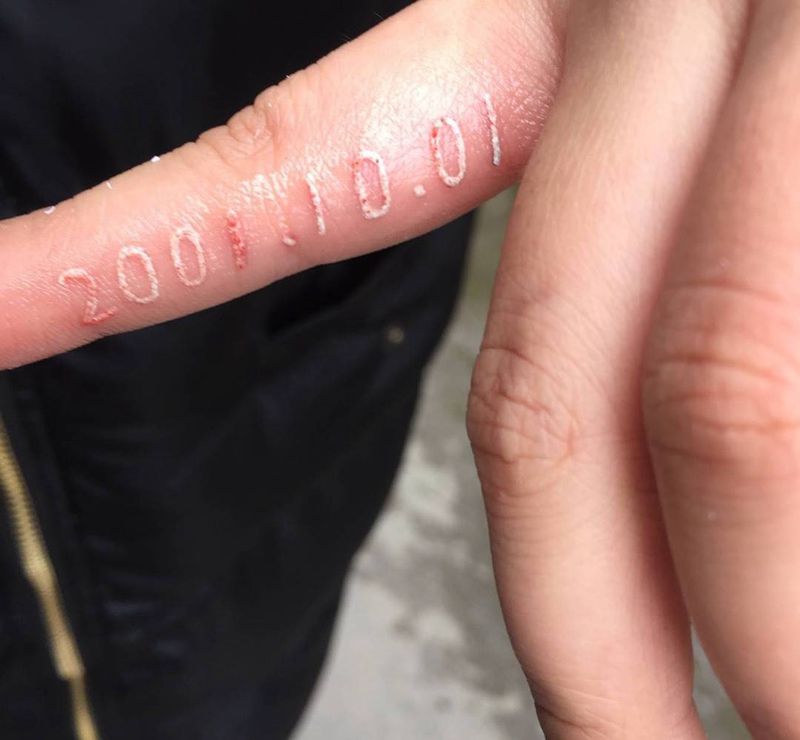 白色纹身纹身图片