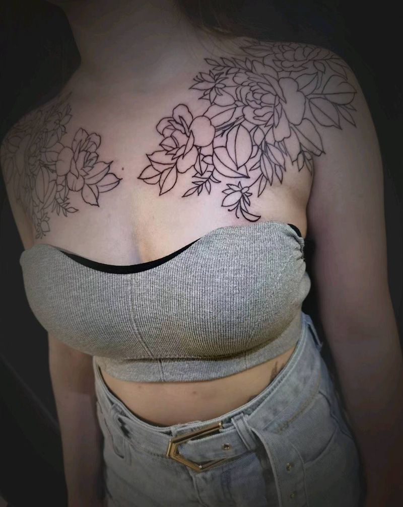 素花纹身图片_胸部纹身图案