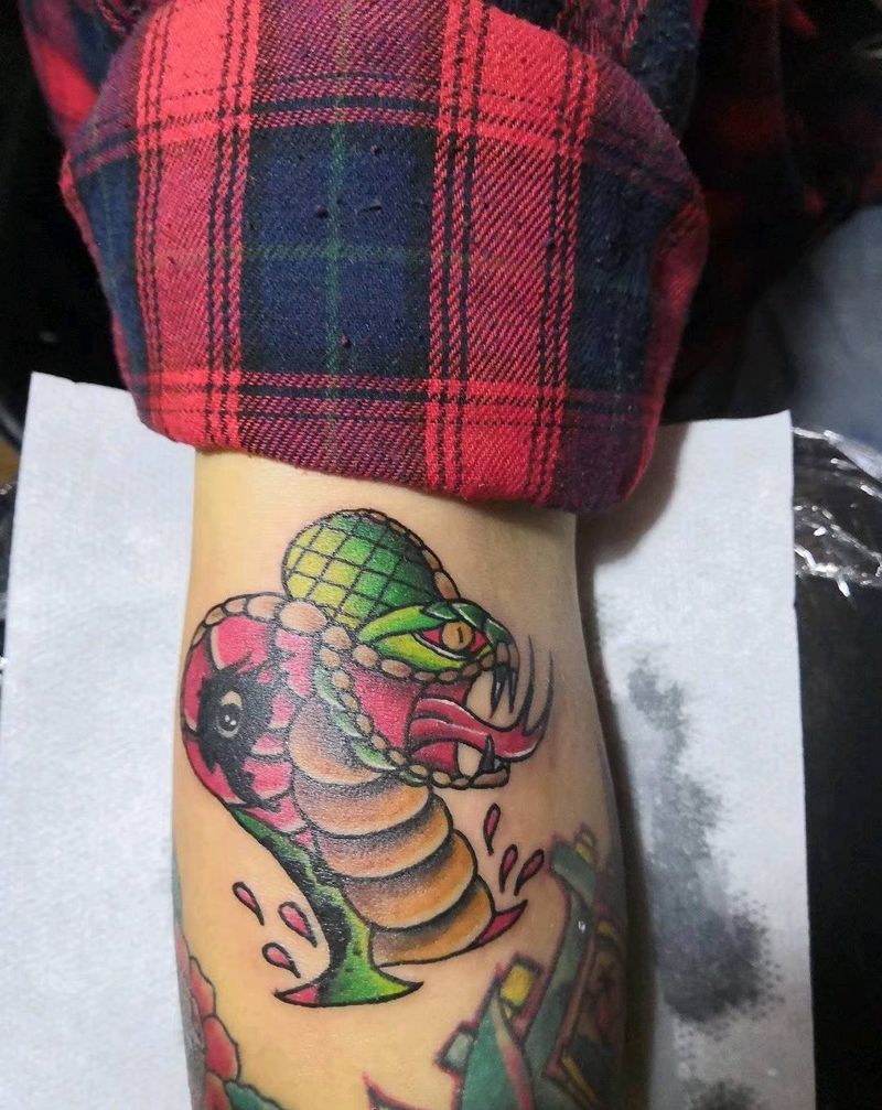 眼镜蛇纹身图片_Old School纹身图案