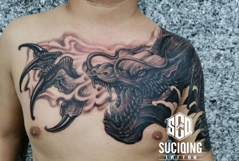 龙纹身图片_胸部老传统纹身图案