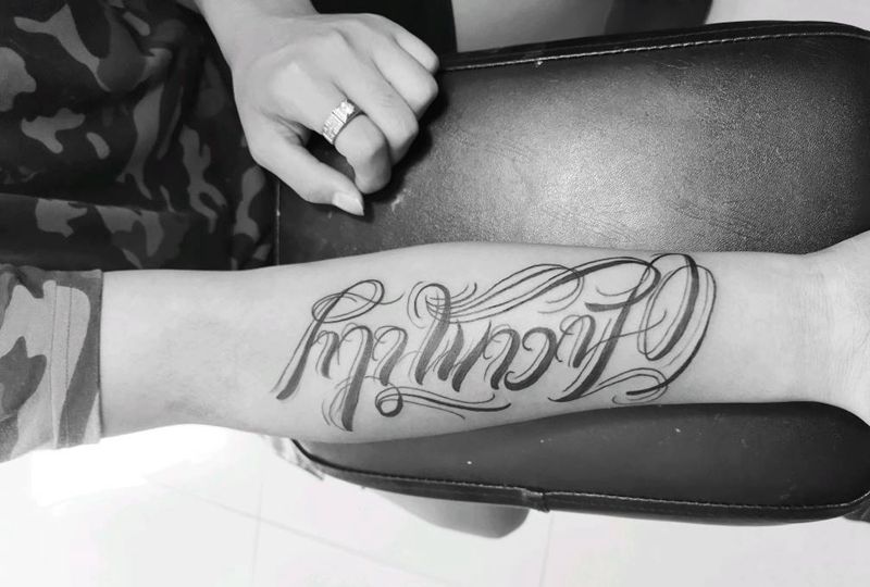 家庭纹身图片_手部手臂纹身图案