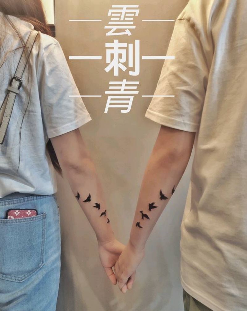 情侣纹身图片_手部几何纹身图案