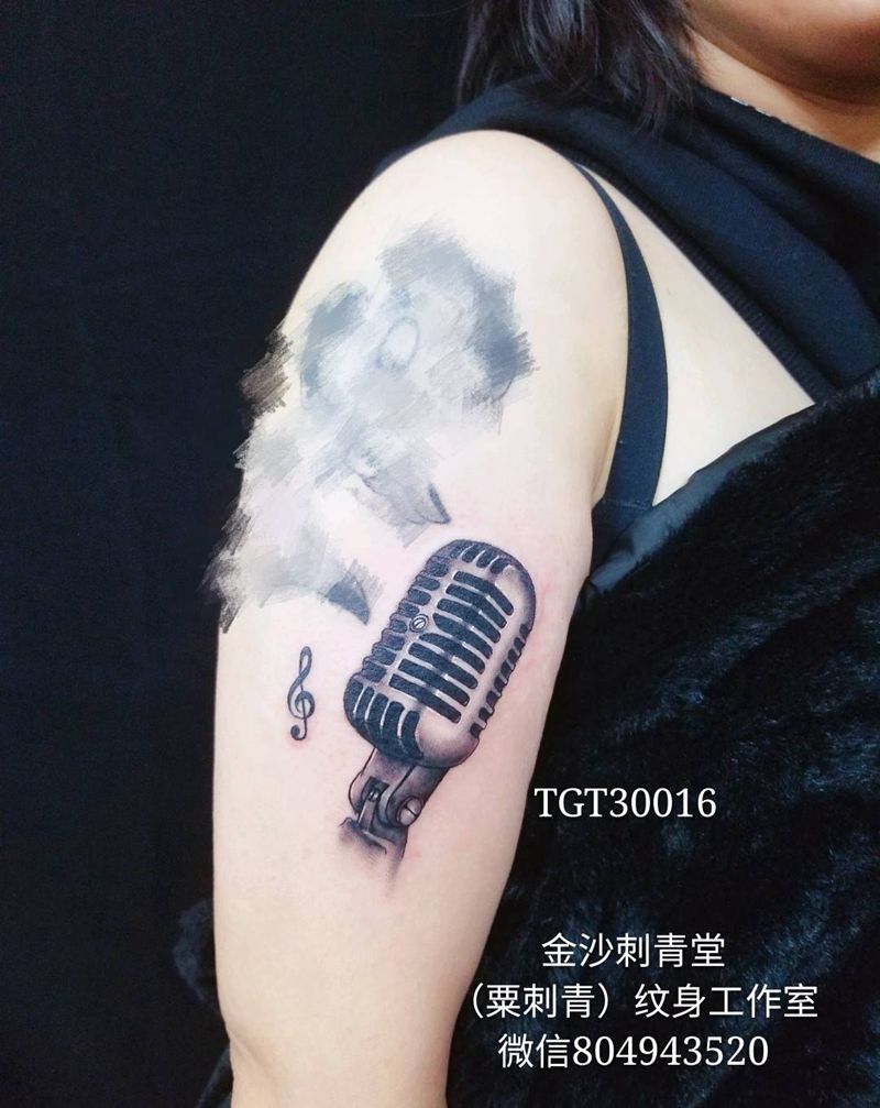 麦克风纹身图片