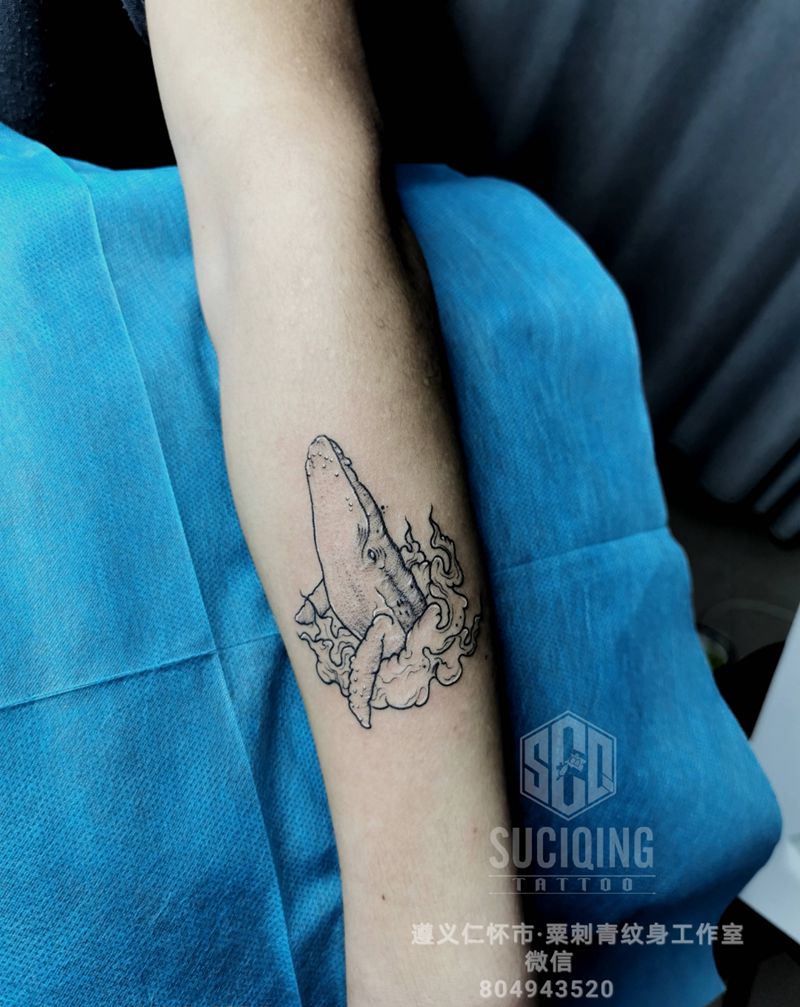 鲸纹身图片_点刺欧美写实纹身图案