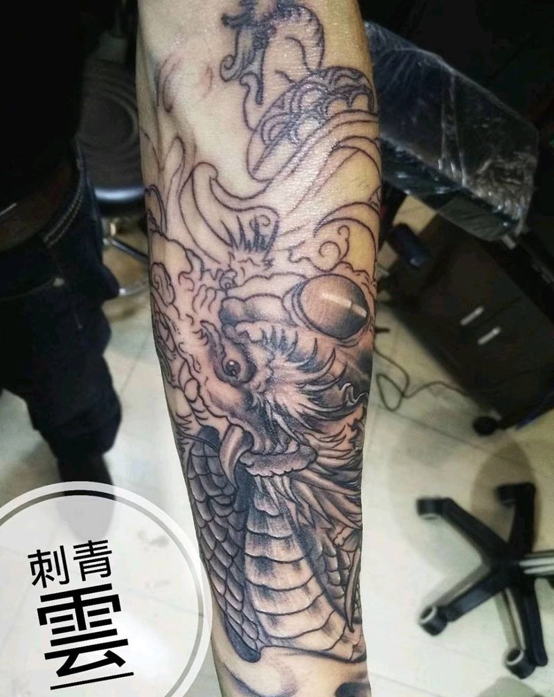 新传统包小臂，未完成纹身图片