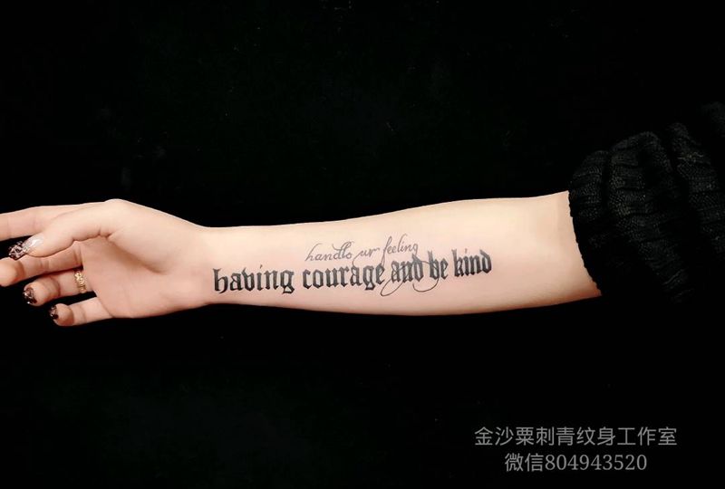 英文 字体纹身图片_手部手臂欧美写实花体字纹身图案